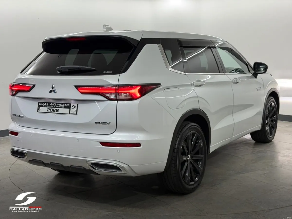 Mitsubishi Outlander 2.0 PHEV 7 SEATER AUTO ONLY 5 - Image 4
