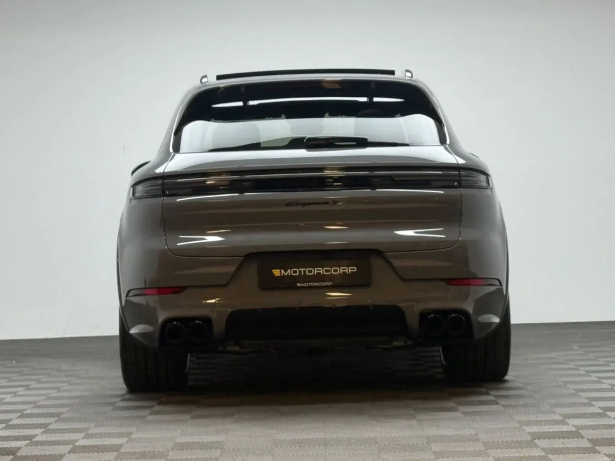 Porsche Cayenne S BLACK EDITION V6 E-HYBRID - Image 6