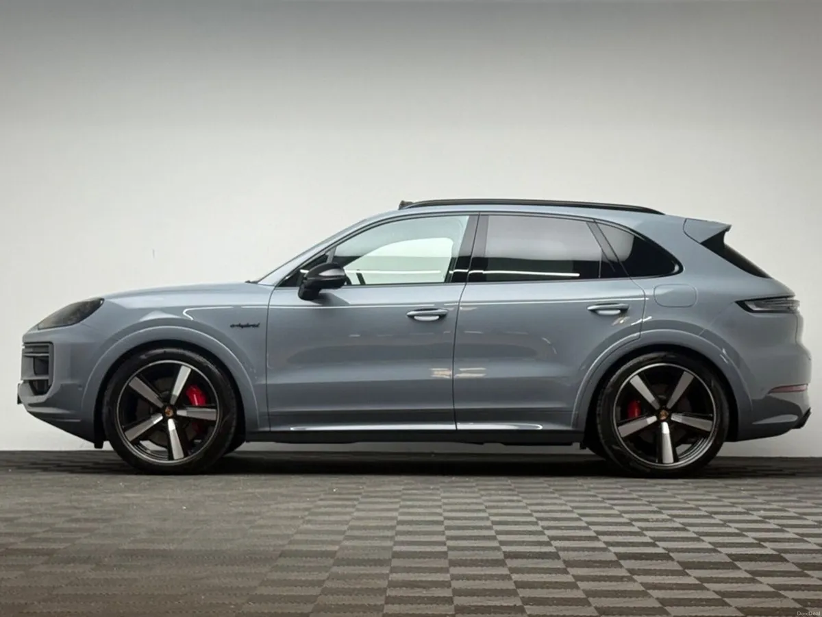Porsche Cayenne S BLACK EDITION V6 E-HYBRID - Image 4