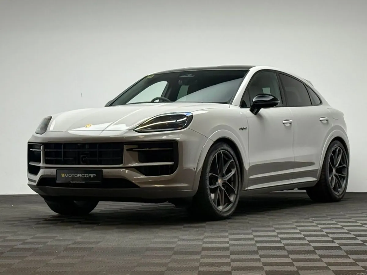 Porsche Cayenne COUPE BLACK EDITION V6 E-HYBRID - Image 3
