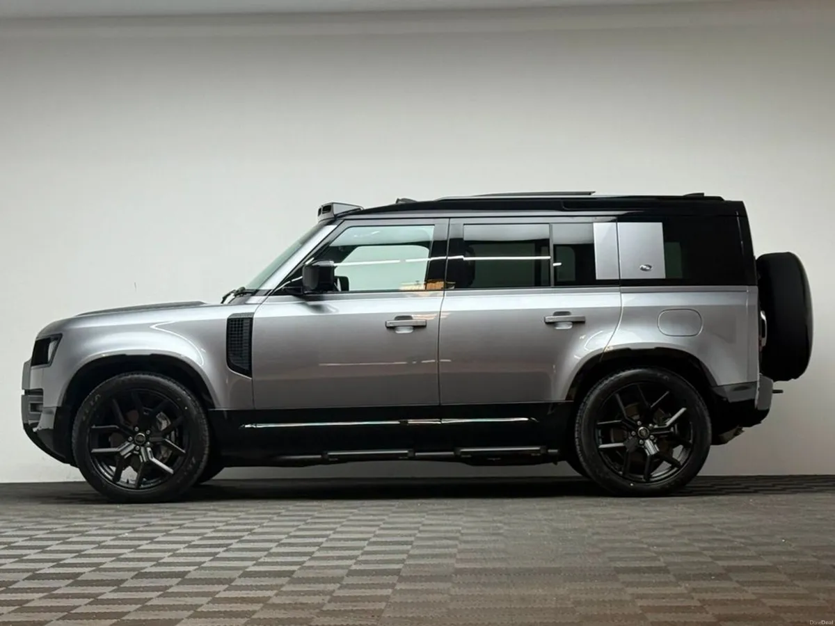 Land Rover Defender HSE X-DYNAMIC - Image 4