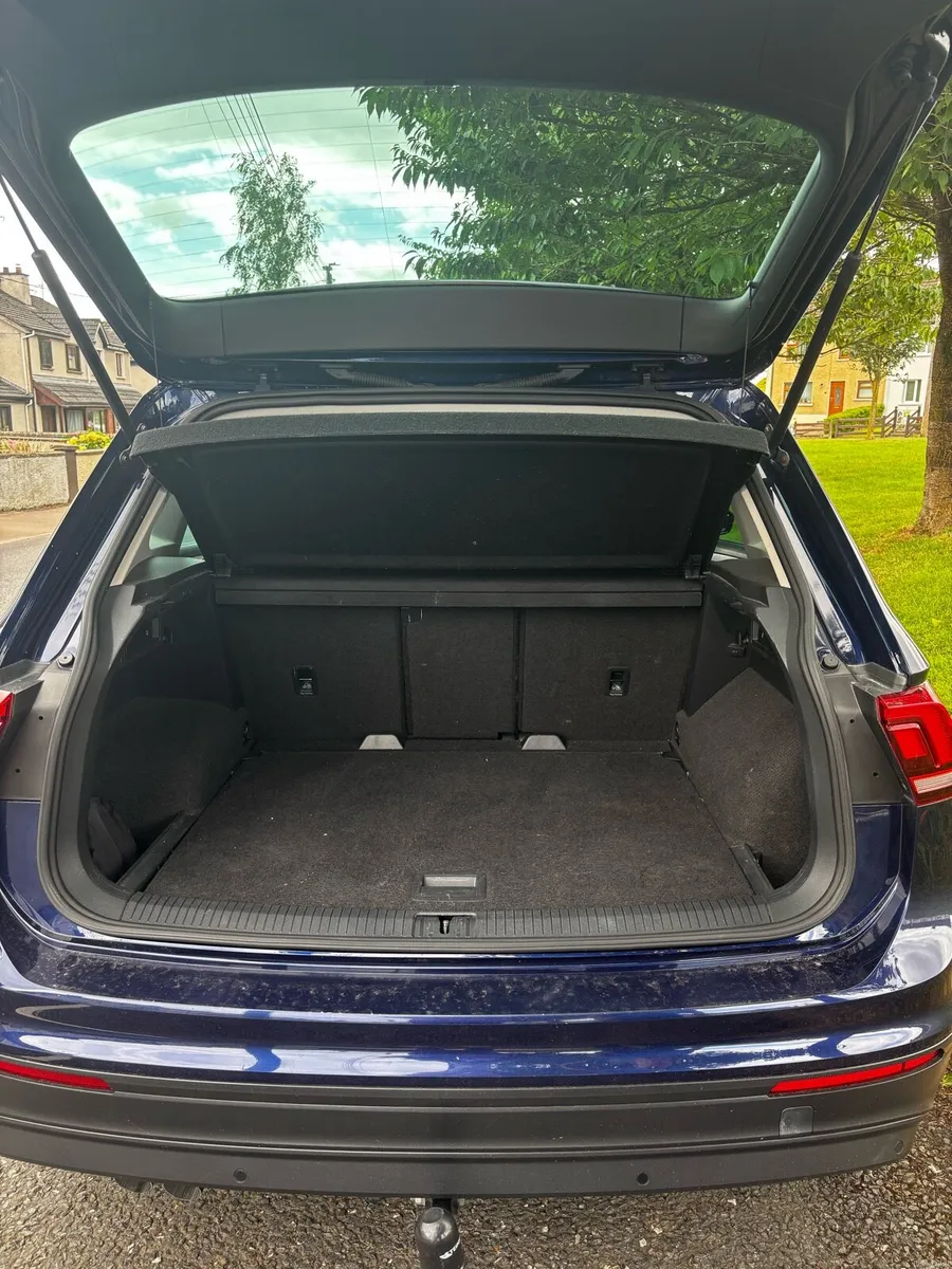 Car - Image 5