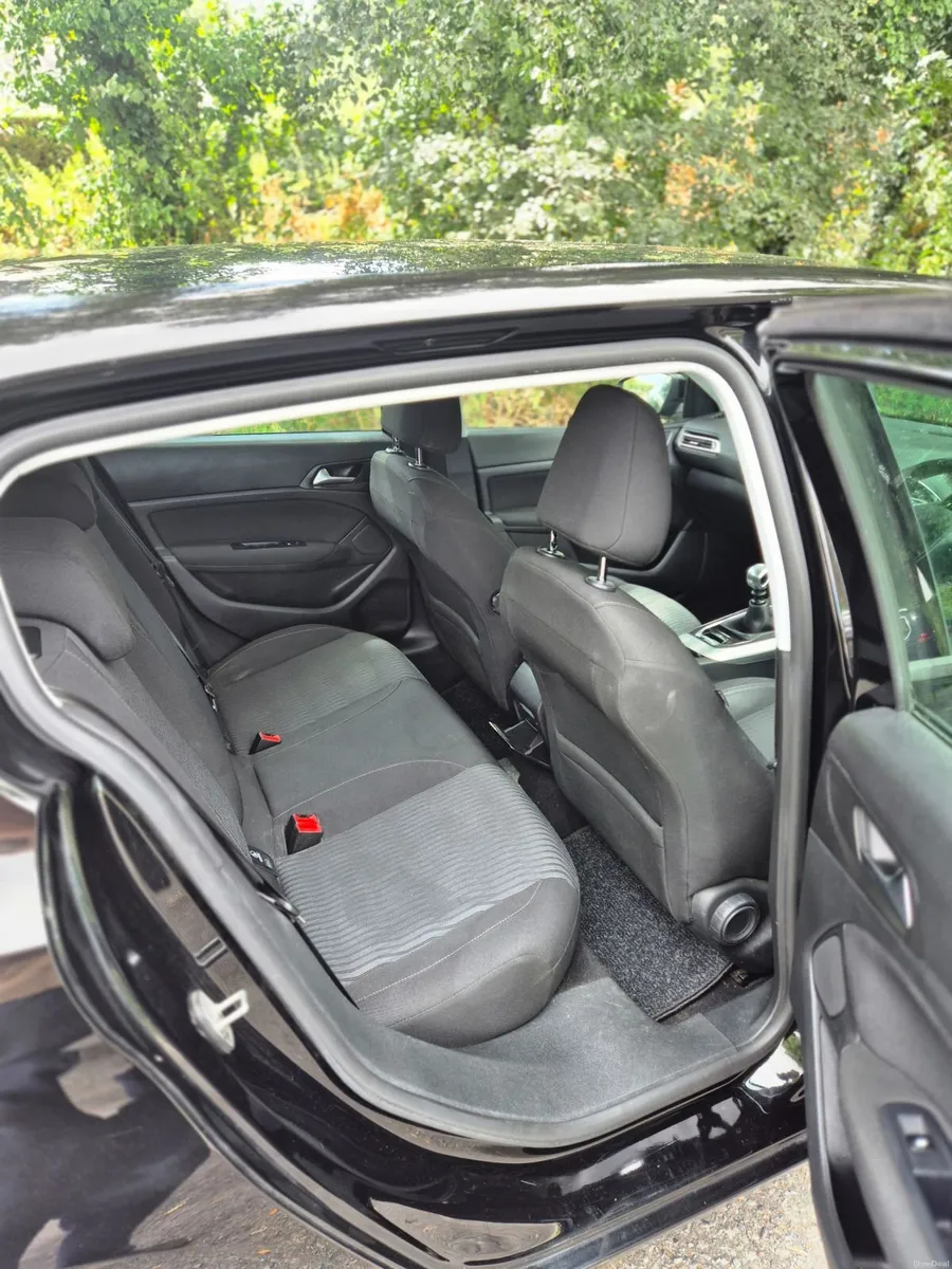 Peugeot 308 2015 - Image 2