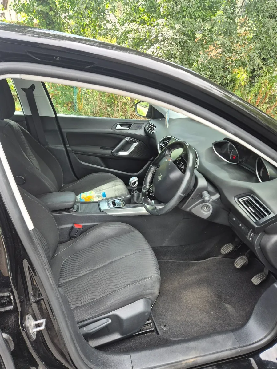 Peugeot 308 2015 - Image 1