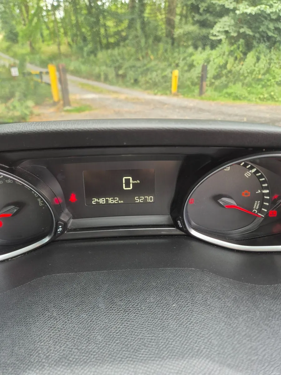 Peugeot 308 2015 - Image 5