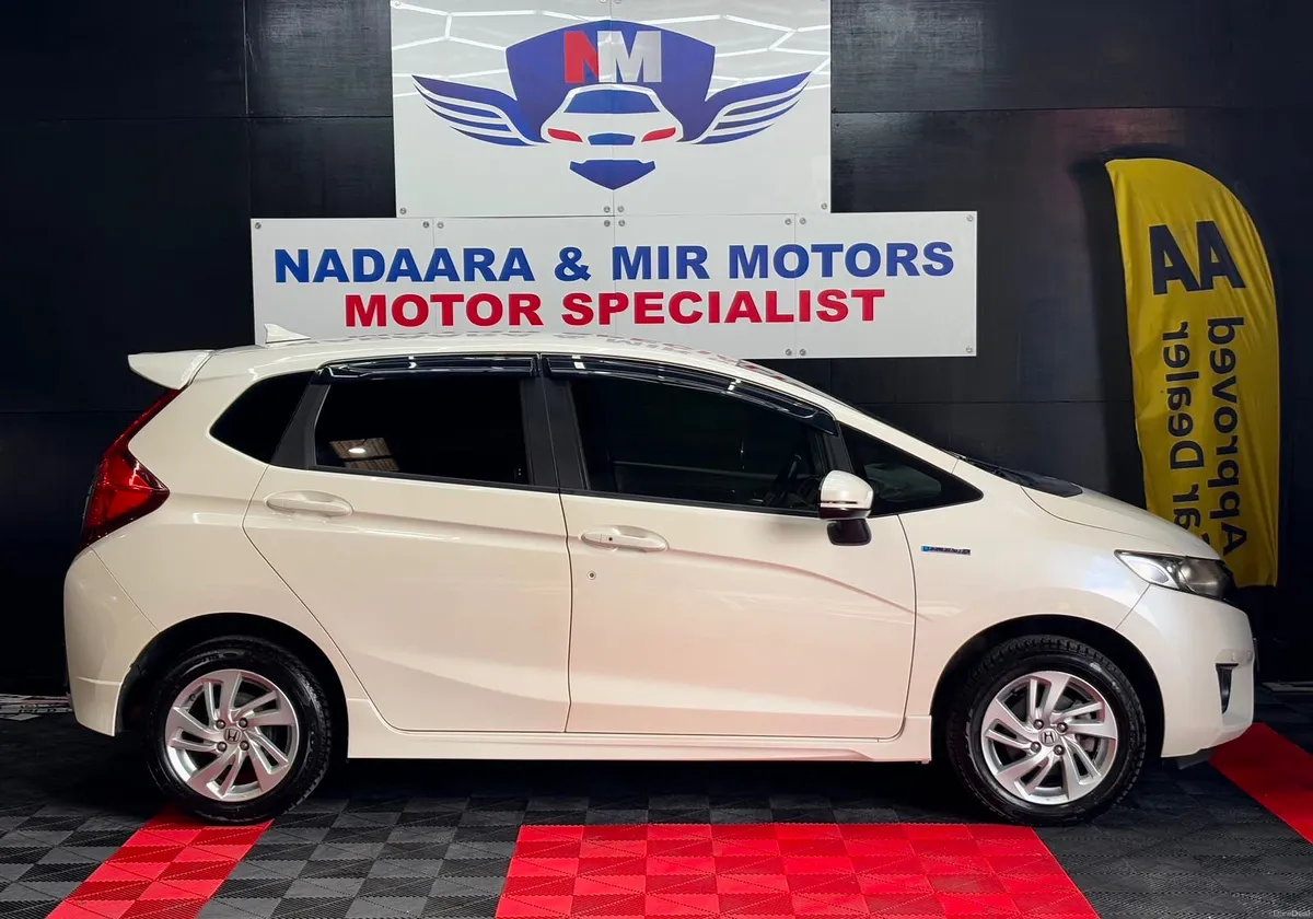 2015  Honda Fit Hybrid - Image 4