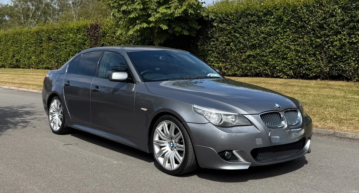 BMW 5-Series 2009 - Image 1