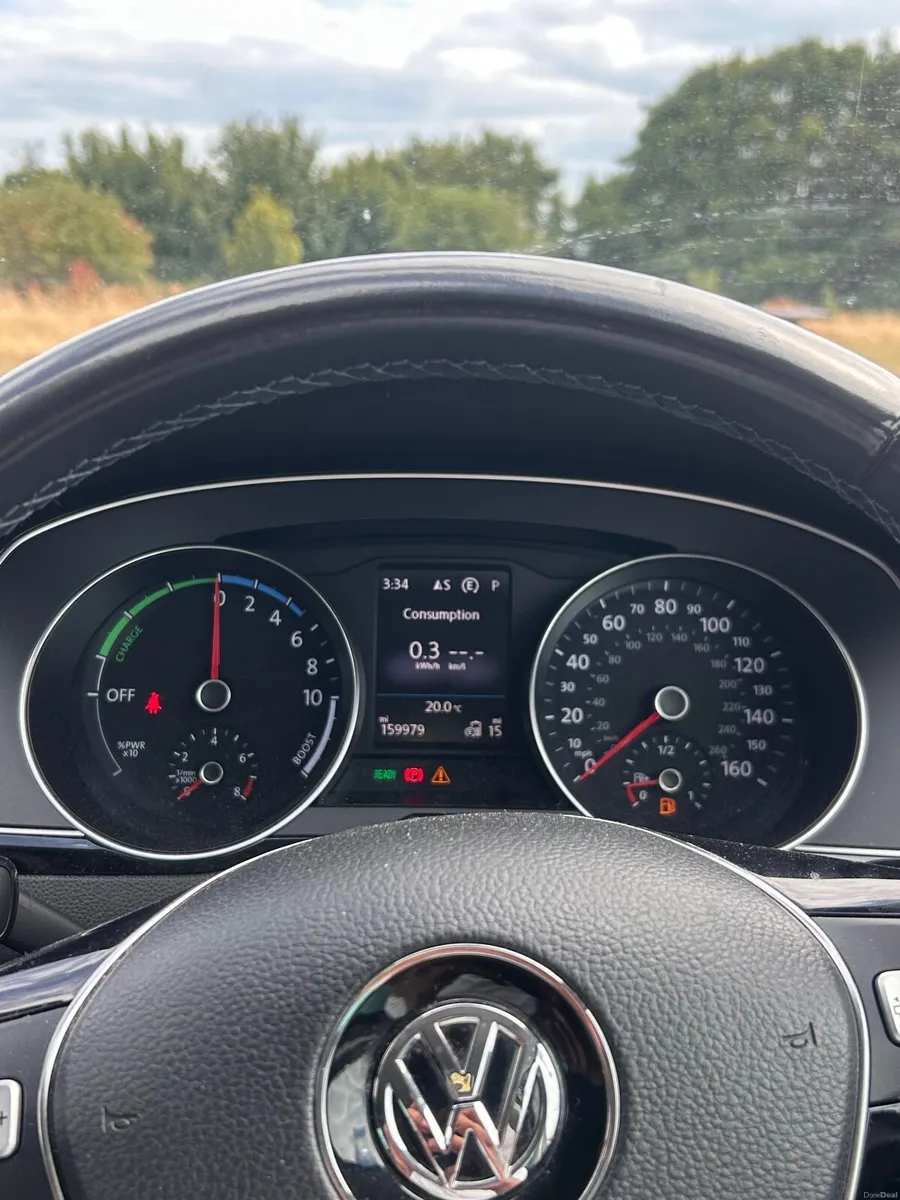 Volkswagen Passat GTE 2017 - Image 2