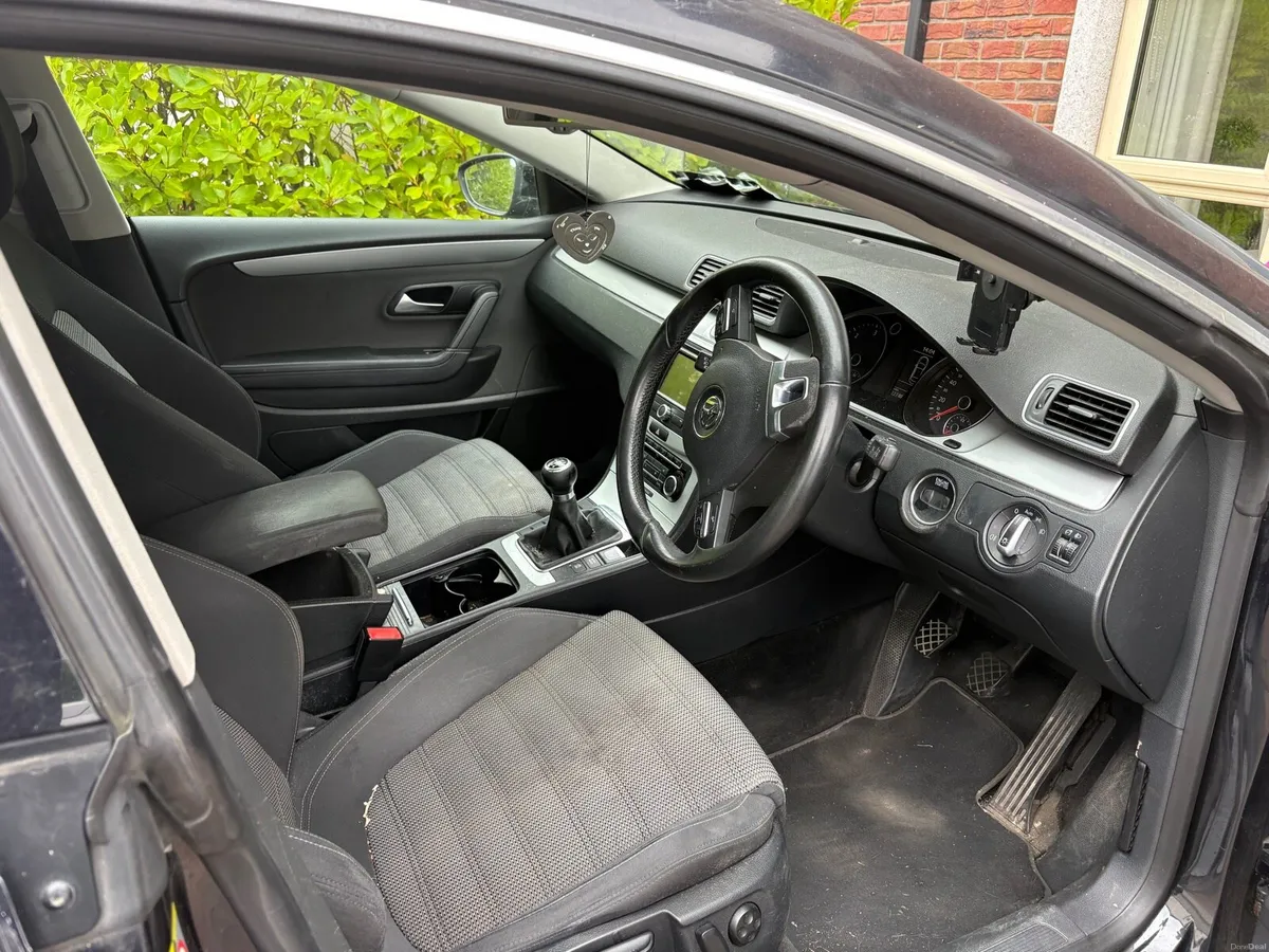 Volkswagen Passat CC - Image 4