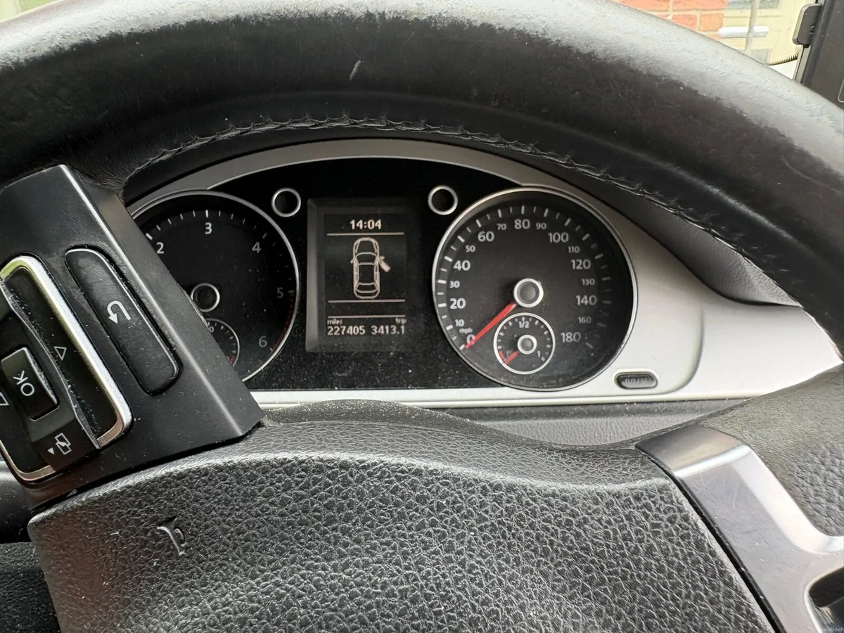 Volkswagen Passat CC - Image 5