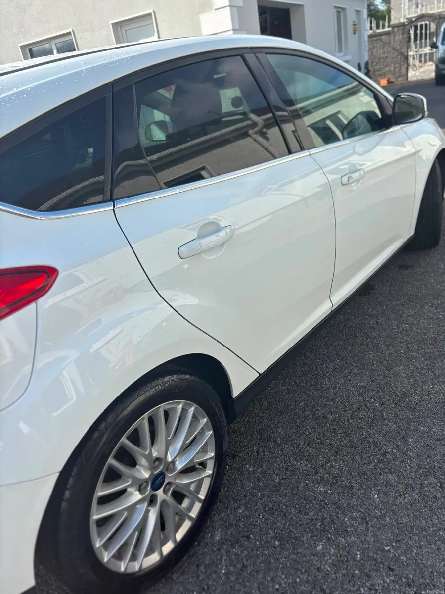 Ford Focus 2012 - Image 3