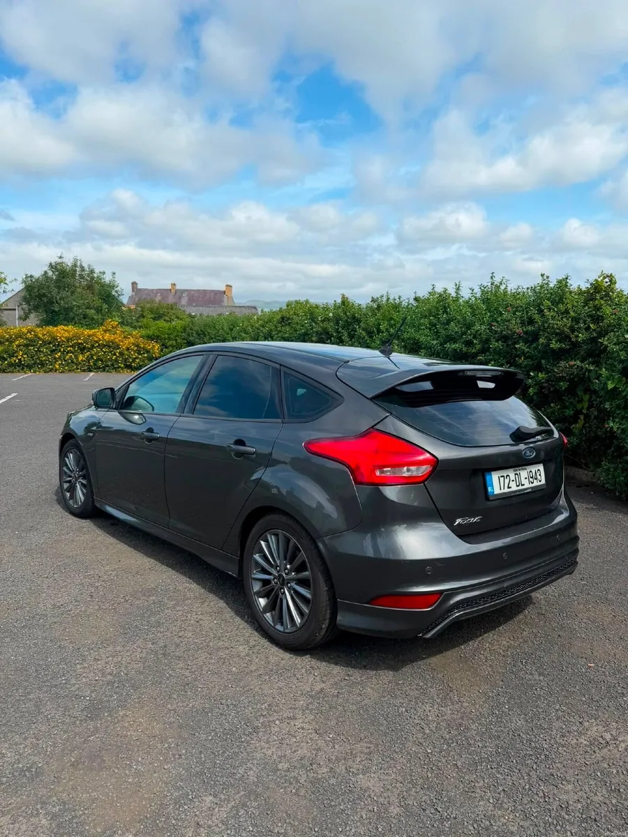 Ford Focus 2017 ST Line - Image 4