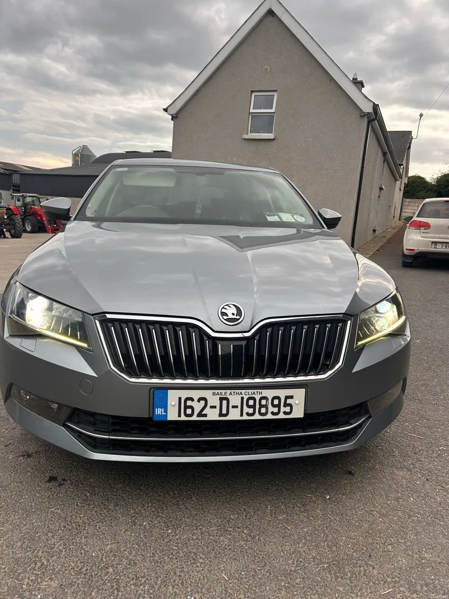 162 1.6L Skoda Superb - Image 2