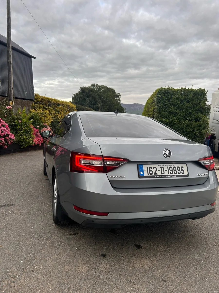 162 1.6L Skoda Superb - Image 4