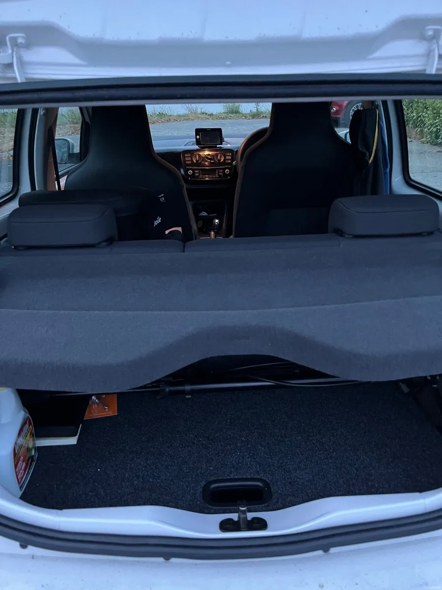 Volkswagen up! 2013 - Image 2
