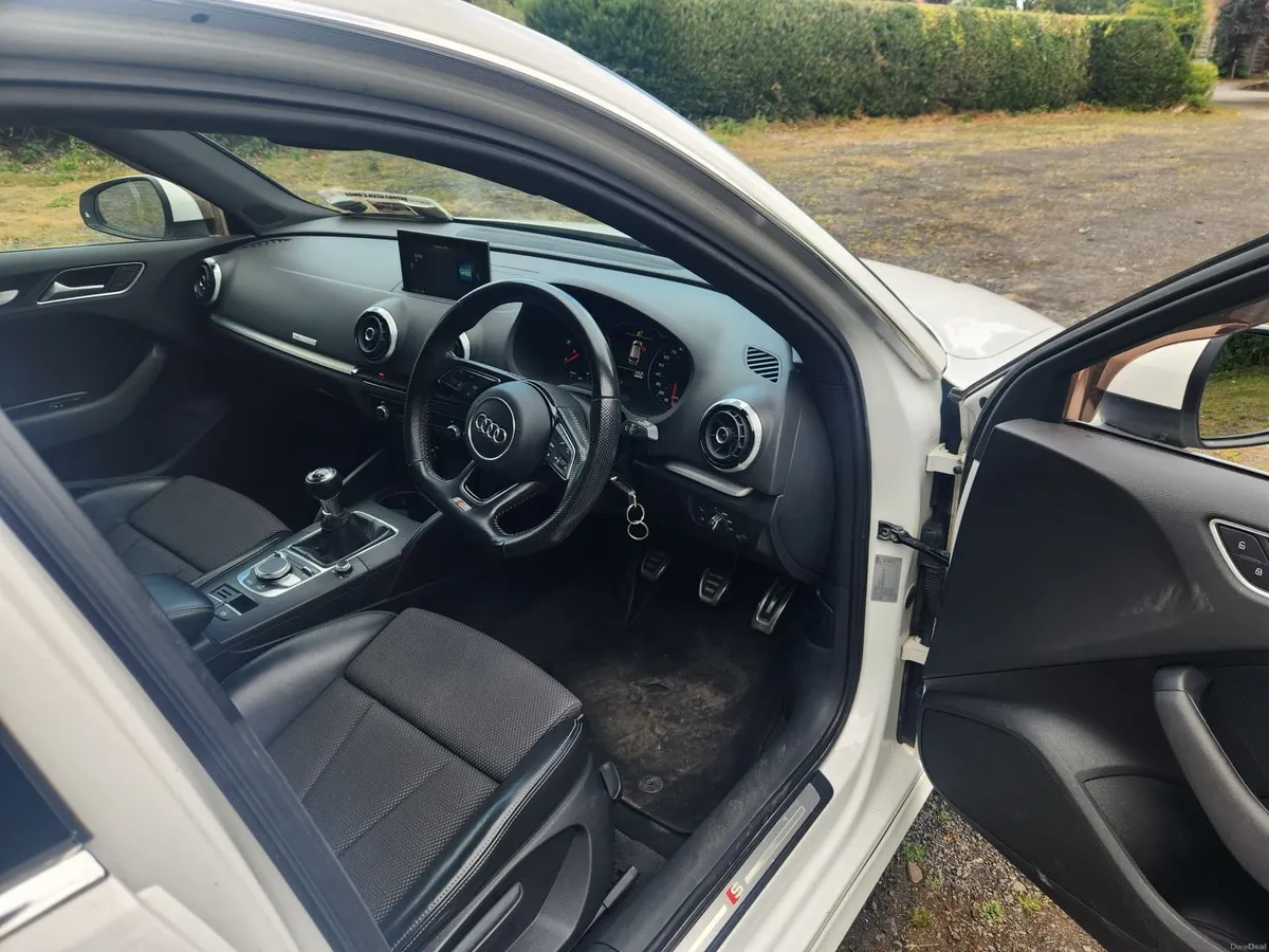 162 Audi A3 S-line  chatchback - Image 2