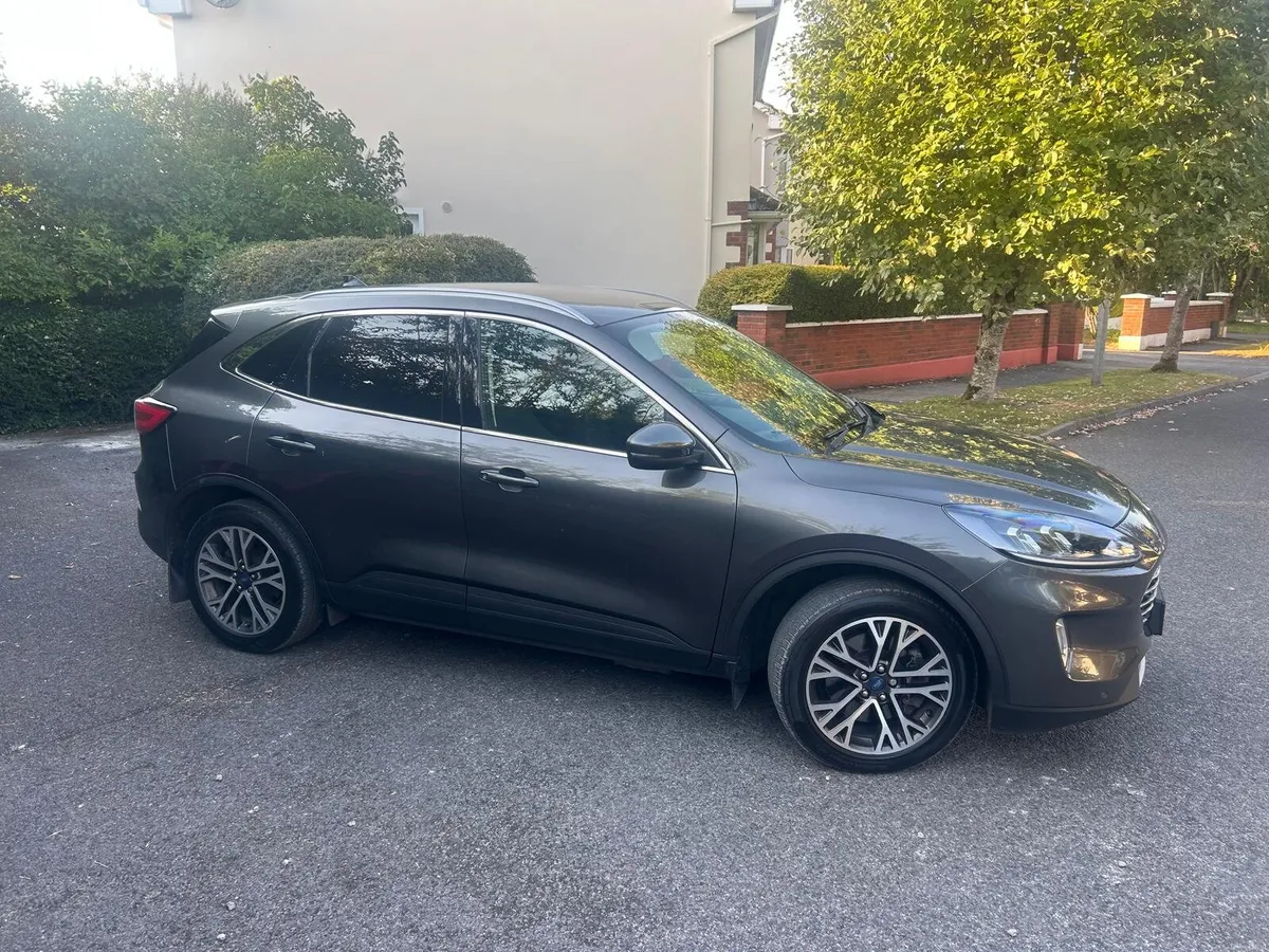 Ford Kuga 2021 titanium hybrid - Image 3