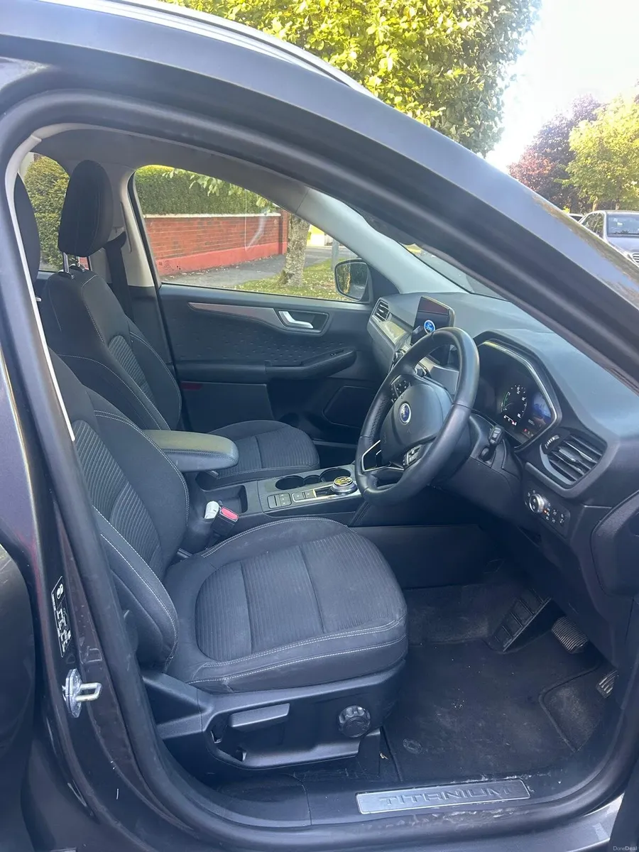 Ford Kuga 2021 titanium hybrid - Image 5