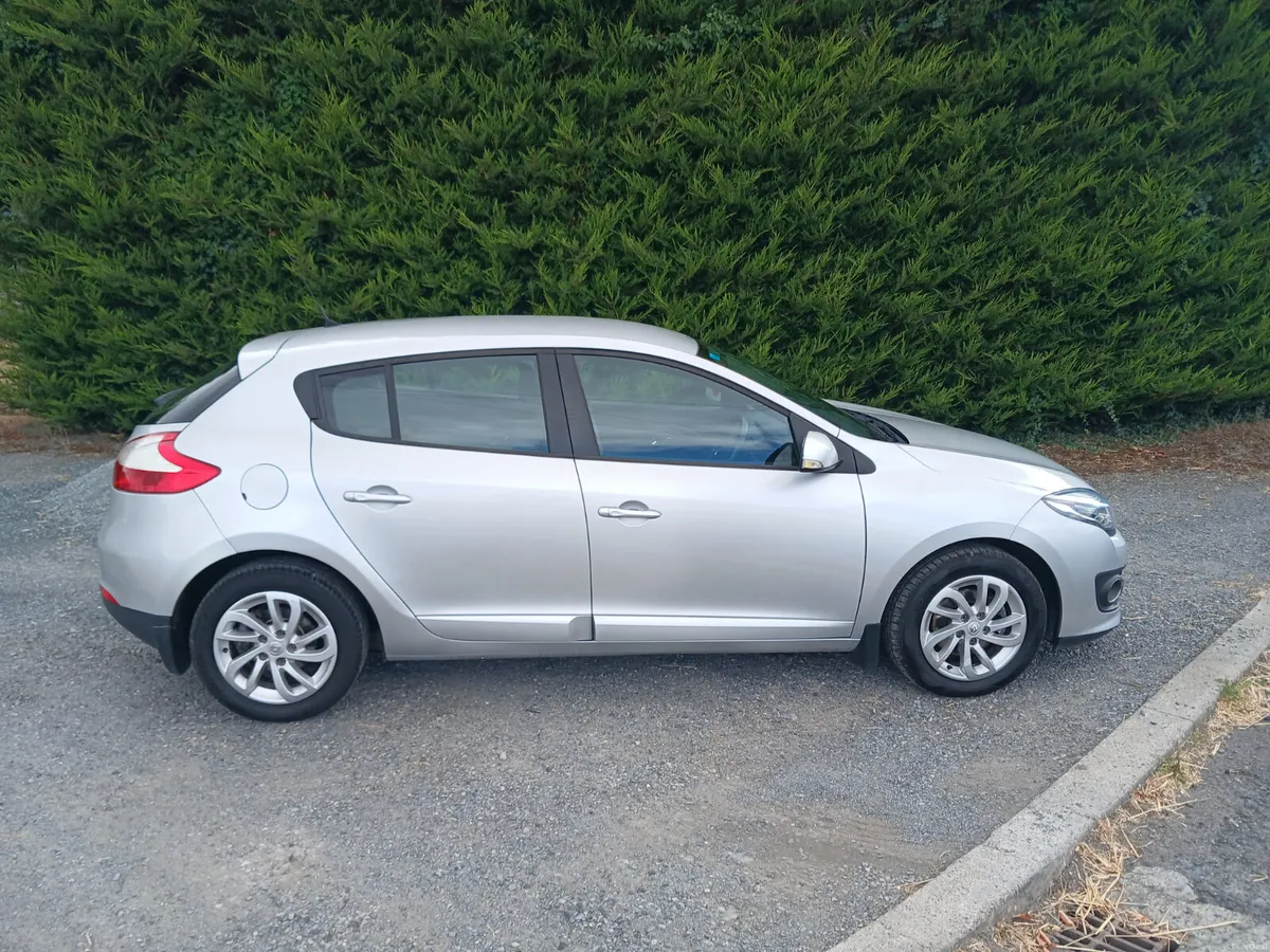 Renault Megane 2014 5 door Dsl Tax and test - Image 3