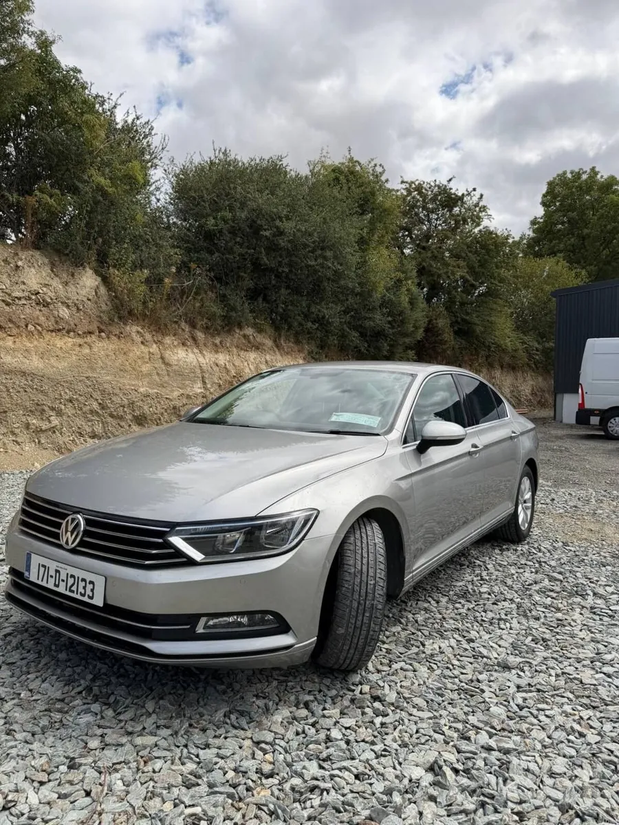 Volkswagen Passat 2017 - Image 5