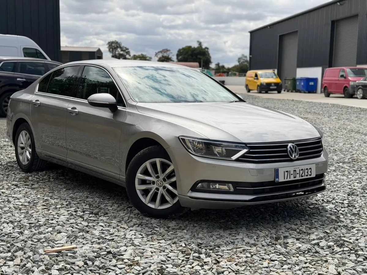 Volkswagen Passat 2017 - Image 1