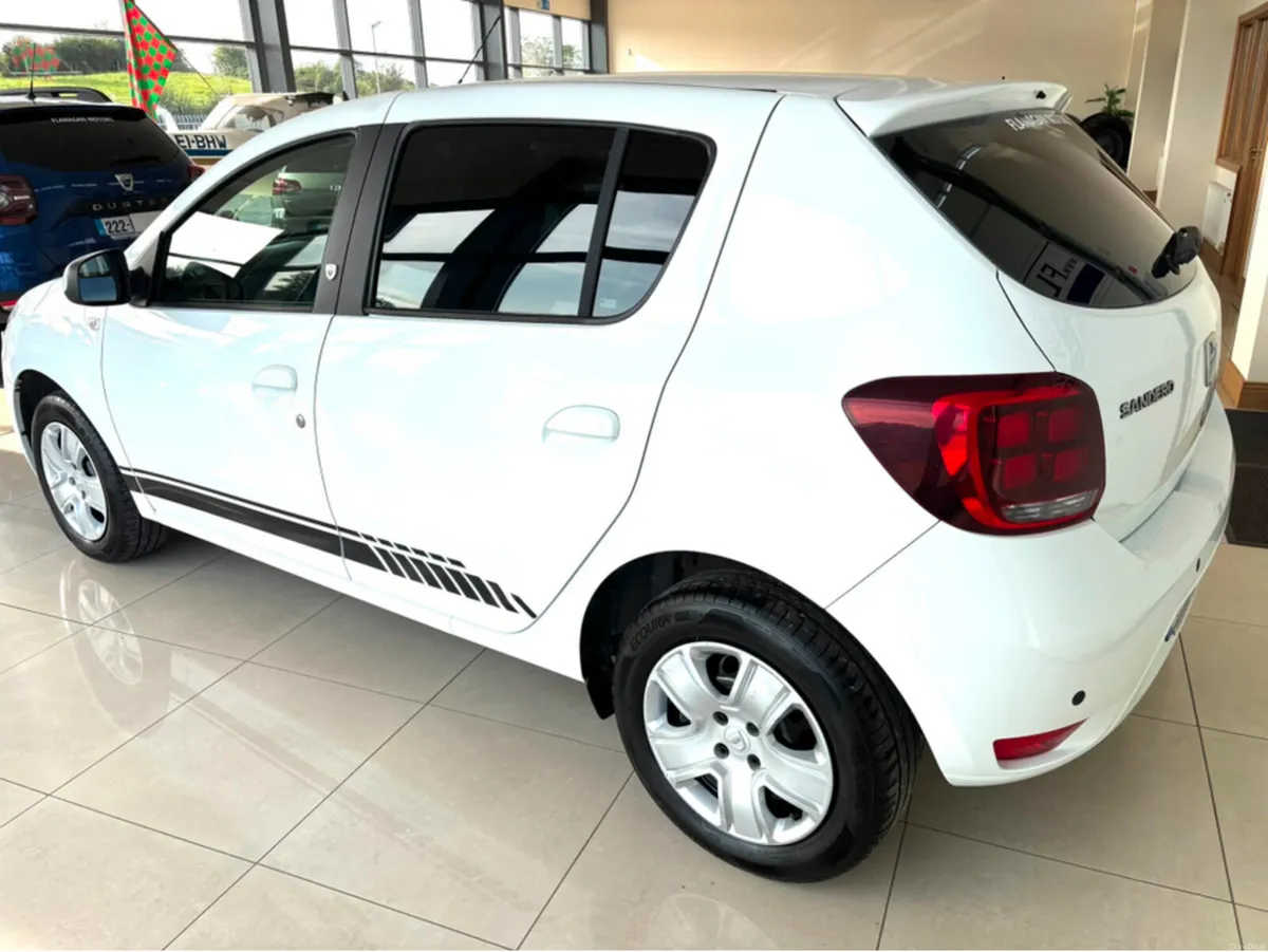 Dacia Sandero SIGNATURE SCE 75 PH2  5 DOOR - Image 3