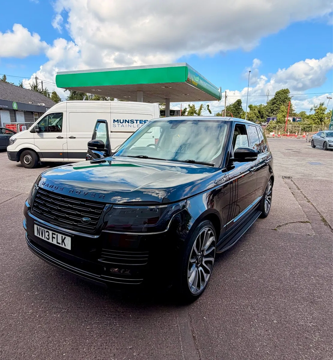 Range Rover 4,4 Autobiography NI plates - Image 1