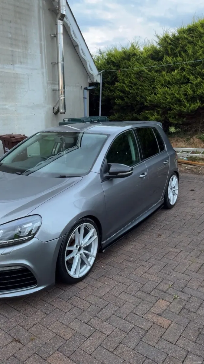 Volkswagen Golf 2011 - Image 2