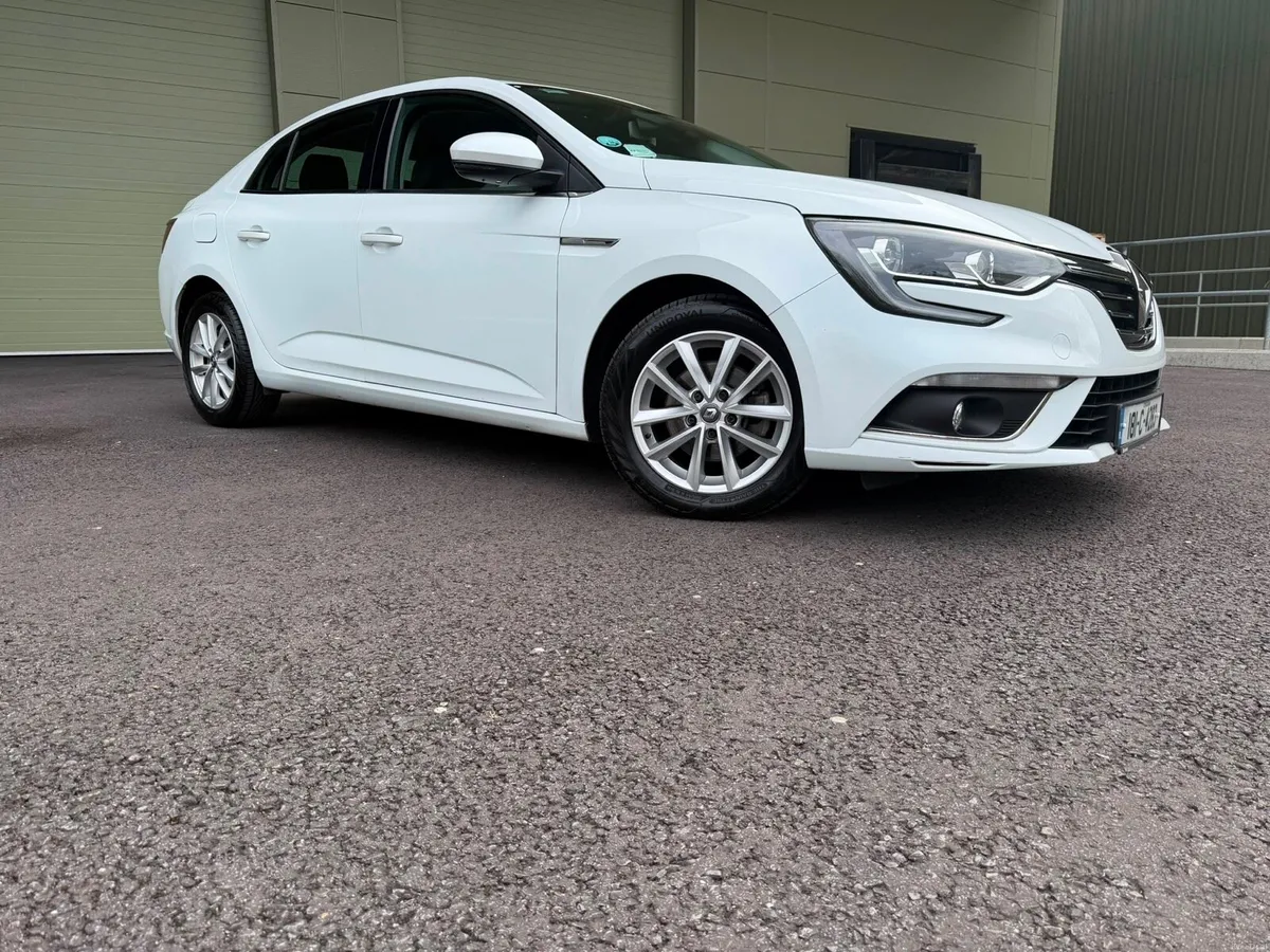 Renault Laguna 1.5 dCi Automatic R Link - Image 1