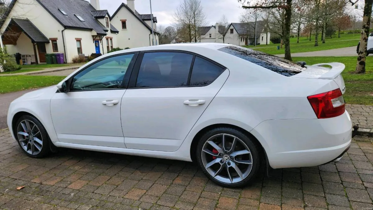 Car - Image 5