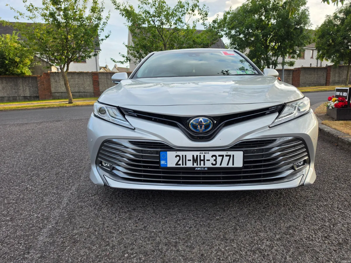 Toyota Camry 2.5 hybrid ( NCT and TAX ) - Image 3