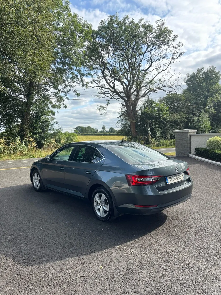 Skoda superb - Image 5