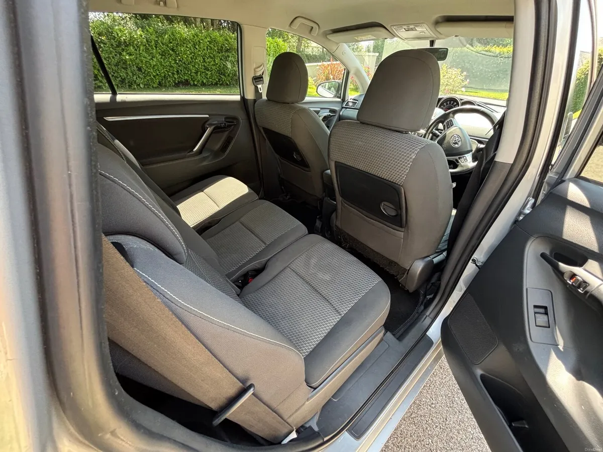 Toyota Verso 2015 dsl 7 seats - Image 3