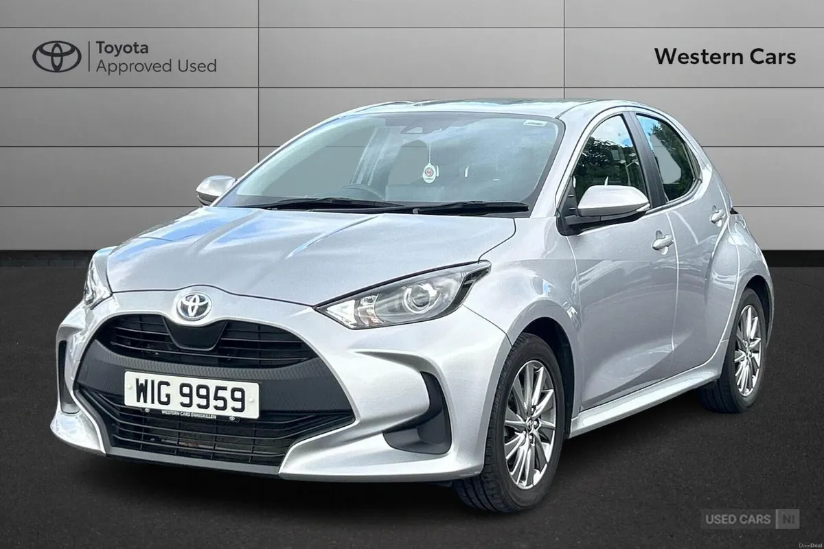 Toyota Yaris 1.5 VVT-h Icon E-CVT Euro 6 (s/s) 5dr - Image 3