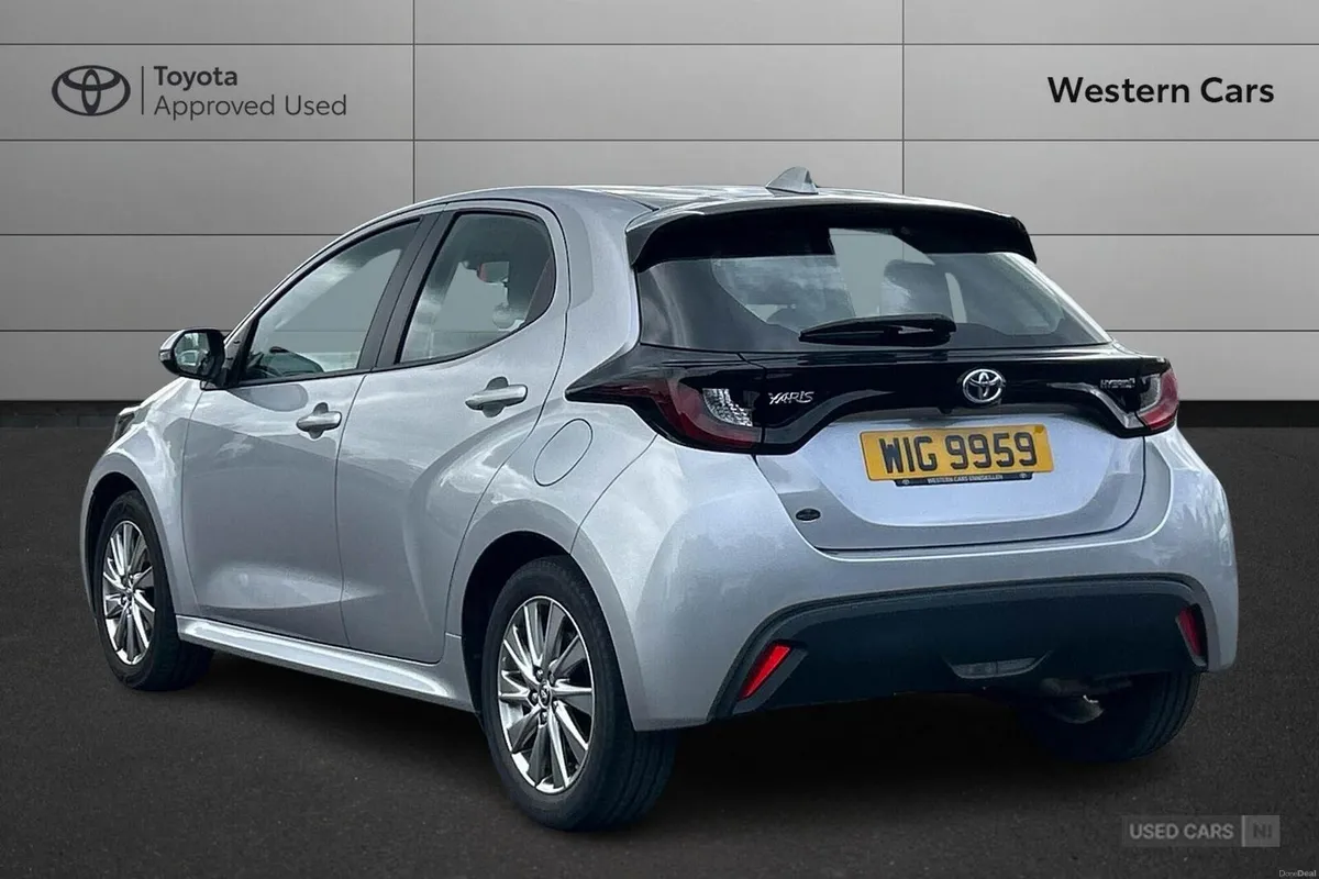 Toyota Yaris 1.5 VVT-h Icon E-CVT Euro 6 (s/s) 5dr - Image 4