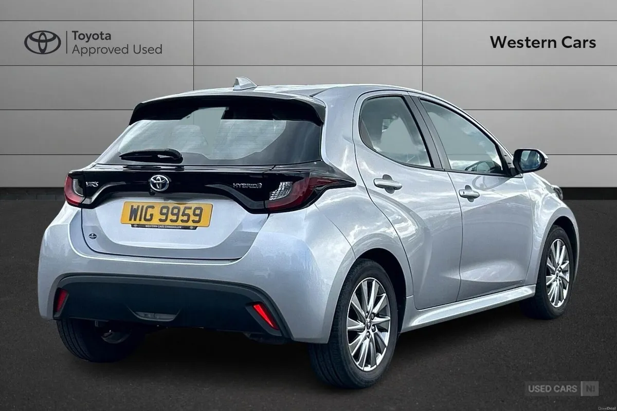 Toyota Yaris 1.5 VVT-h Icon E-CVT Euro 6 (s/s) 5dr - Image 2