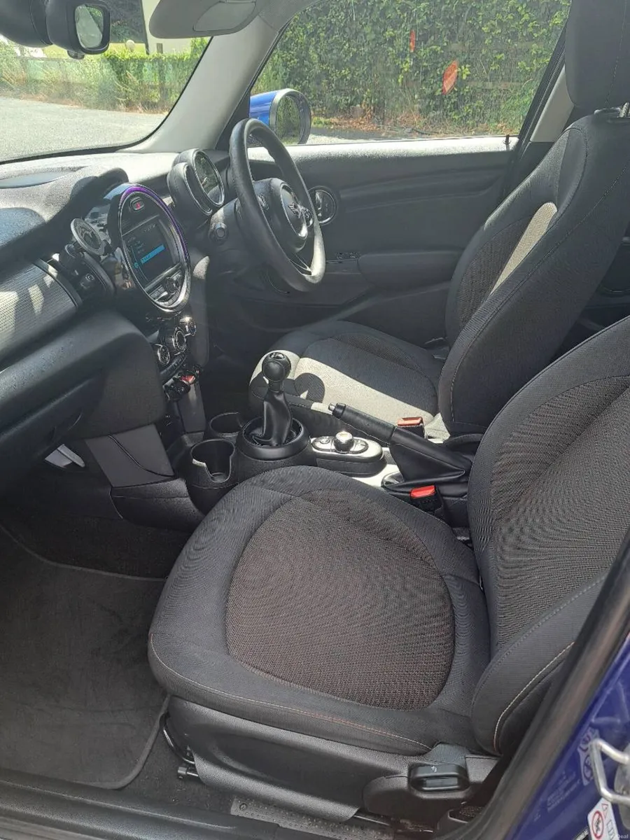 Mini Cooper 4Dr - Image 5
