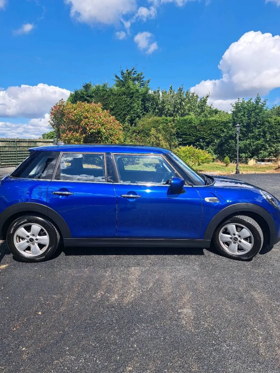 Mini Cooper 4Dr - Image 3