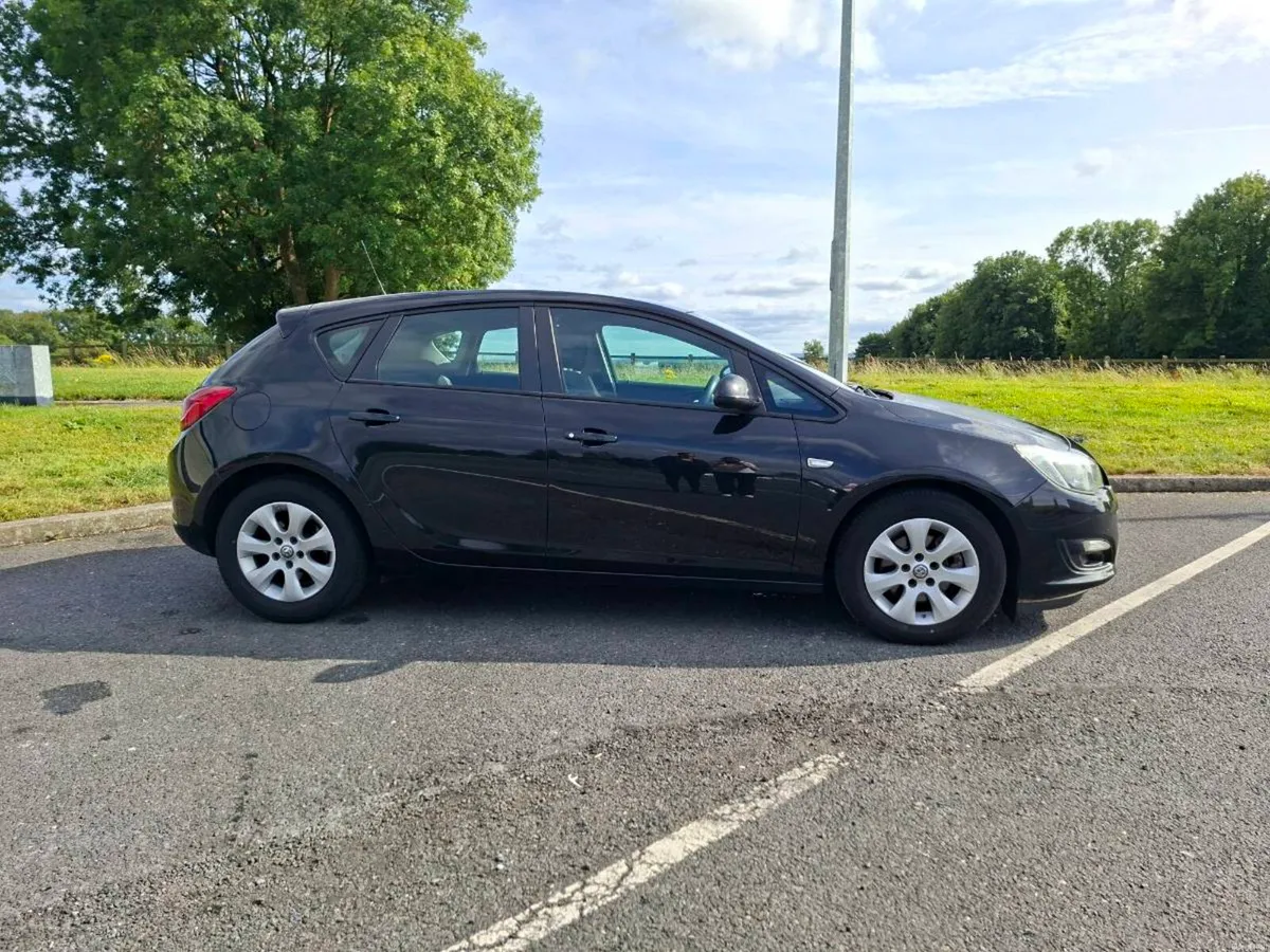 2015 Black Vauxhall Astra 1.6 CDTI Diesel Manual - Image 5