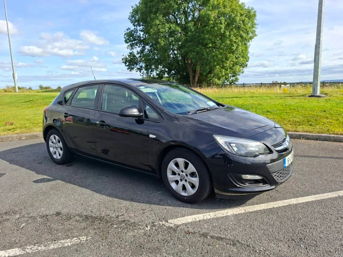 2015 Black Vauxhall Astra 1.6 CDTI Diesel Manual - Image 6