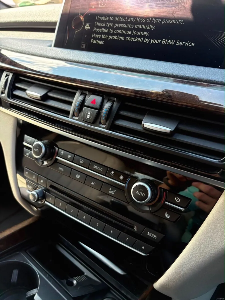 BMW X5 2015 - Image 2