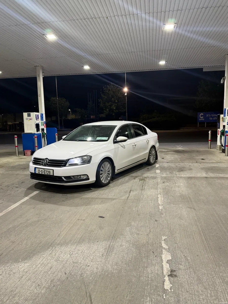 Volkswagen Passat - Image 2