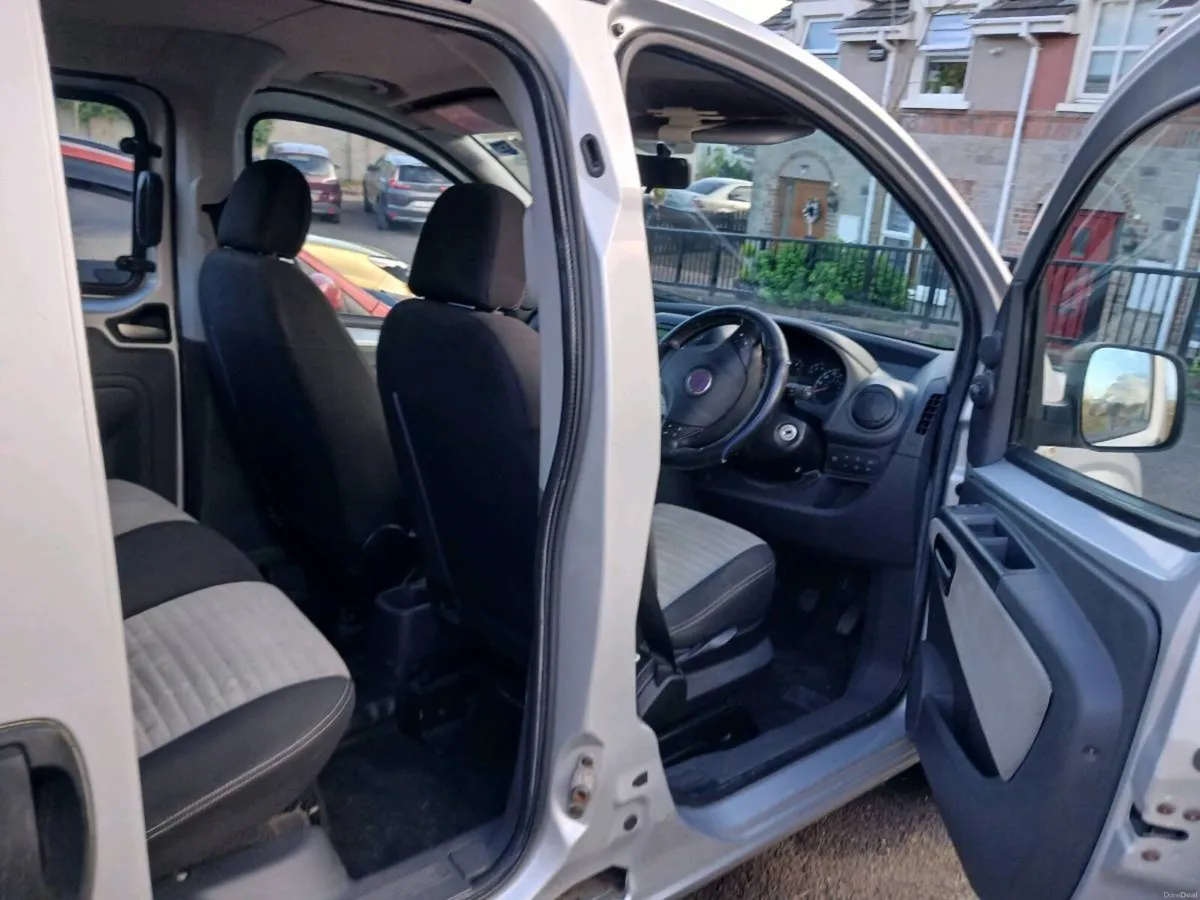 Car/Van for sale - Image 6