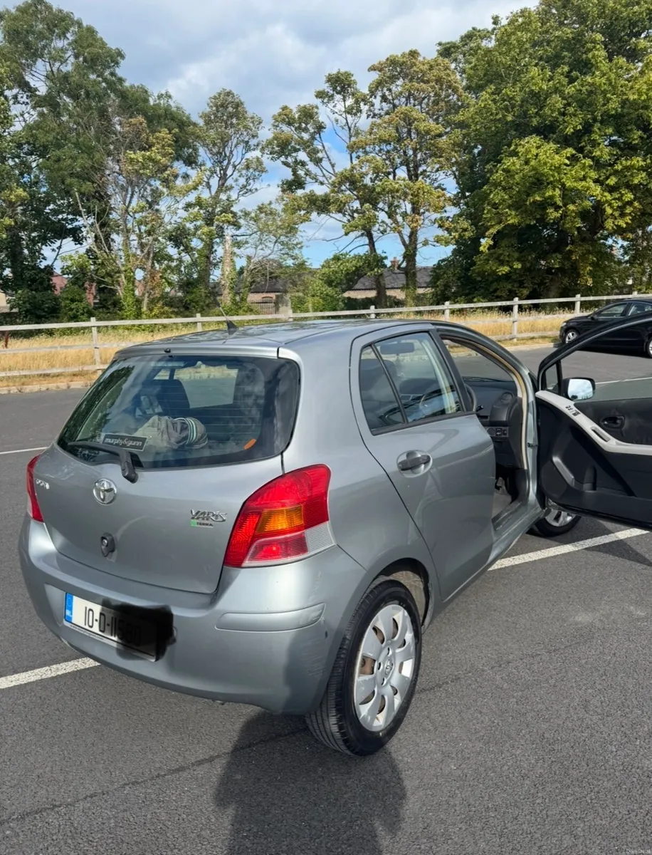 Toyota yaris 2010 less than 70k km - Image 3