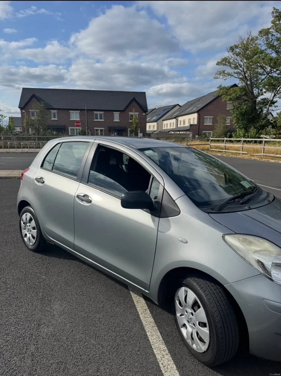 Toyota yaris 2010 less than 70k km - Image 5