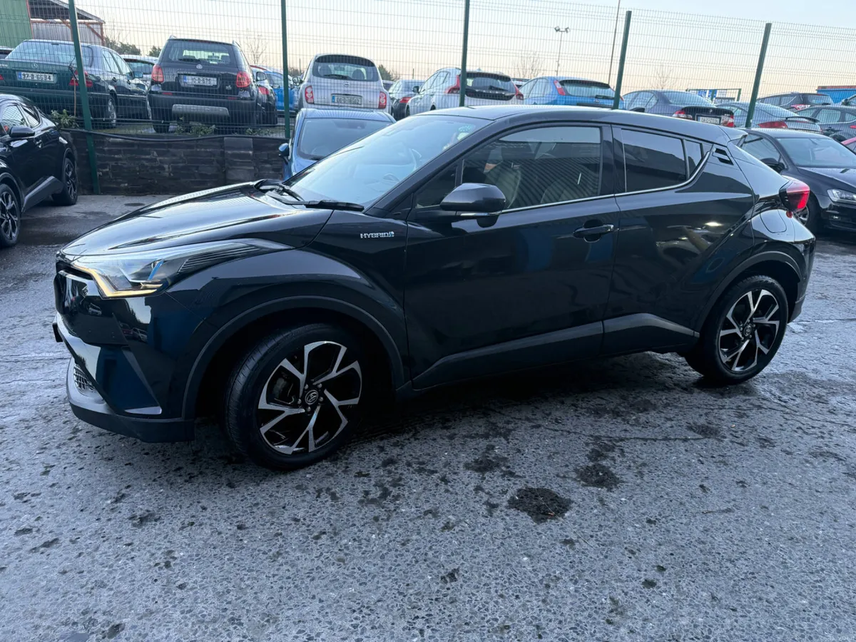 2018 TOYOTA C-HR Hybrid Automatic/ G leather Spec - Image 6