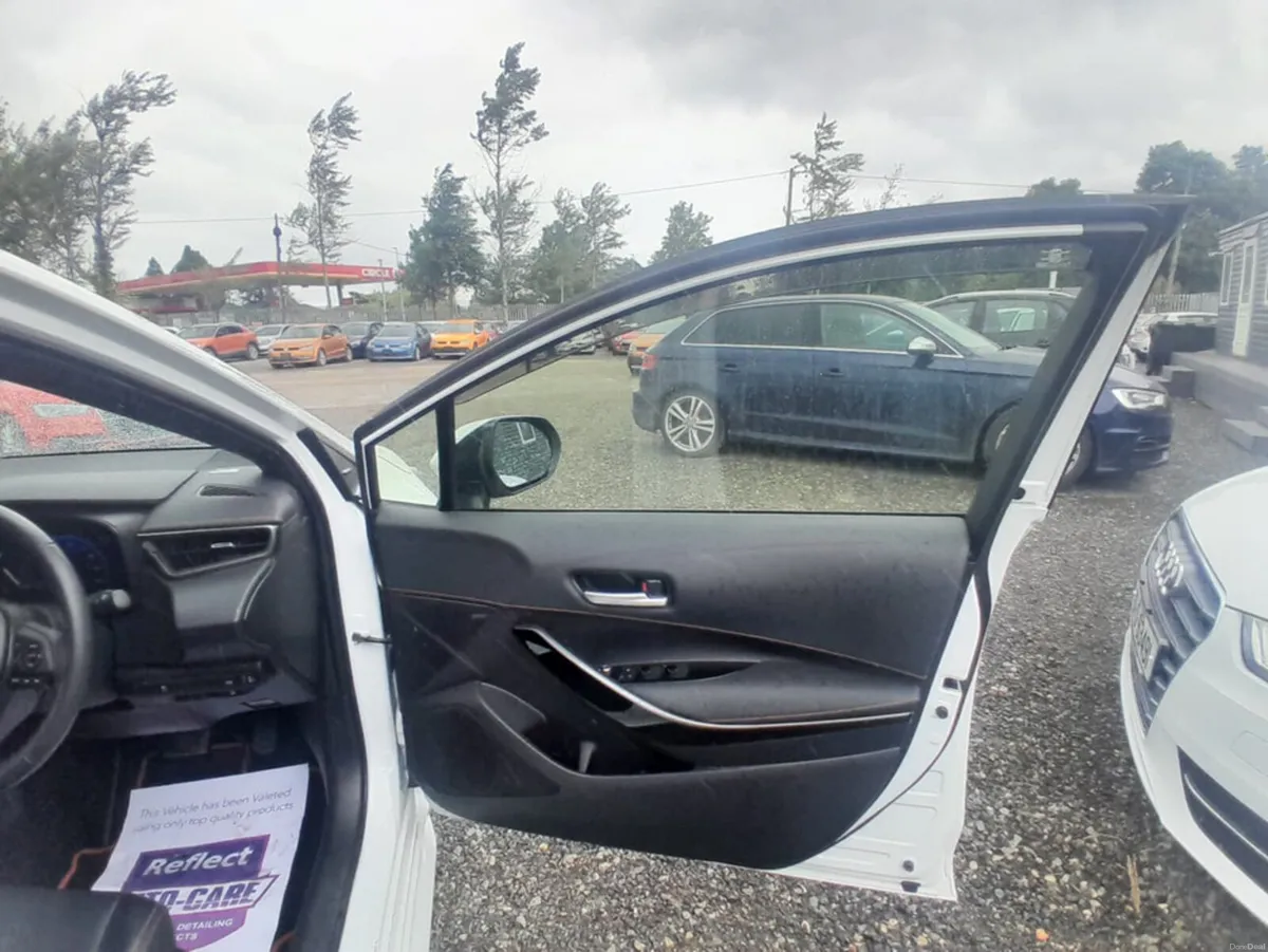 Toyota Corolla Touring 1.8 Petrol Hybrid Auto - lo - Image 6