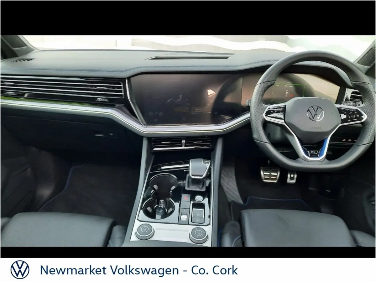 Volkswagen Touareg R HYBRID 462BHP AIR SUSPENSION - Image 2