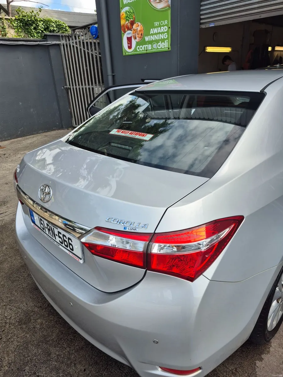 Toyota Corolla 2015 - Image 2