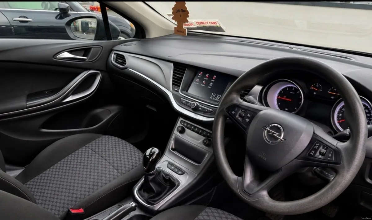Opel Astra 2018 - Image 4